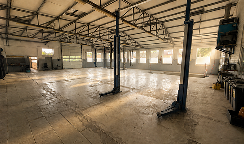 Große Werkstatt mit Ersatzteillager und Grube auf über 650m²