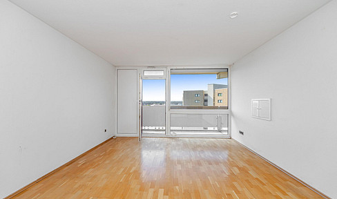 Bezugsfreie 3-Zimmer-Wohnung im 13. Obergeschoss mit zwei Balkonen und Alpenblick
