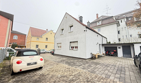 Flexible residential and investment property with sustainable potential, located in an attractive suburban area.
