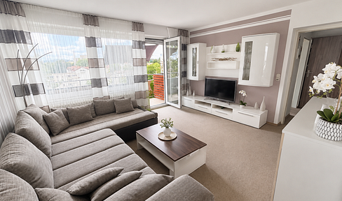 Vermietete 2-Zimmer-Wohnung mit Weitblick, Aufzug und Balkon – Kapitalanlage in Traunreut
