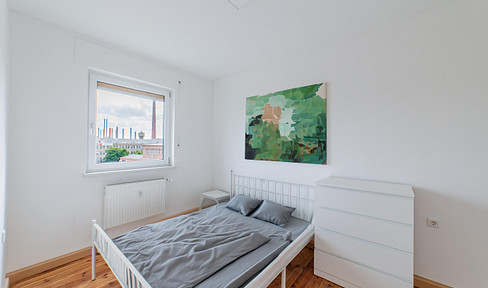 schöne 2-Zimmer-Wohnung mit Küche / Newly renovated