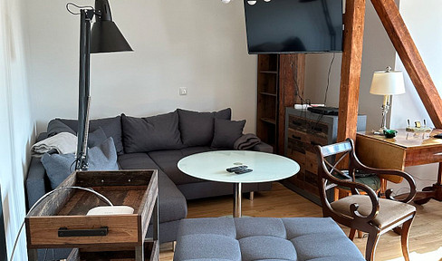 Einzimmerwohnung im Dachgeschoss, EBK, Fußbodenheizung im Duschbad