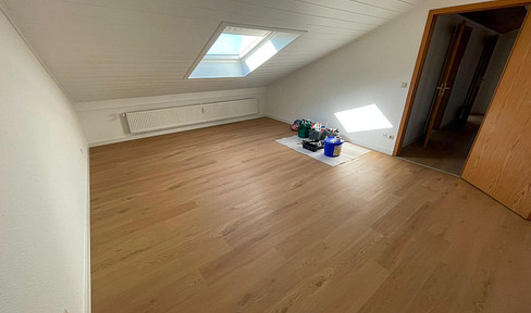 Renovierte 4,5 ZKB Familienwohnung in zentraler Lage
