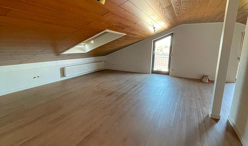 Renovated 4.5-room apartment, perfect for families, in a central location.