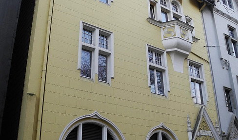 4,5-Zimmer-Altbauwohnung mit großer Wohnküche – ideal für Familien