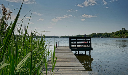 Traumhaus direkt am See mit eigenem Steg in der Natur