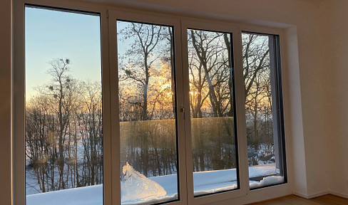 Luxus-Penthouse-Wohnung in traumhafter Lage mit Privatseenutzung