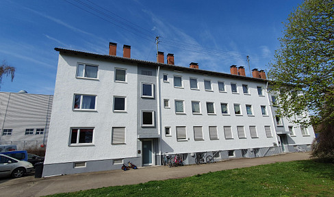 Schöne 2-Zi-Wohnung mit Balkon im 2.OG rechts