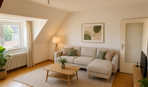 Cozy 3-room attic apartment with fitted kitchen, located in a central area – available from August 1st.