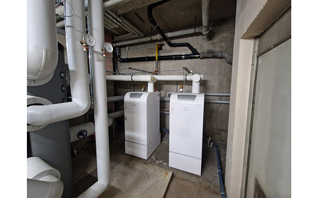 490 € Hausgeld? Dafür 511.000 € Rücklage, Hybrid-Heizung & 2 Balkone – unter 160.000 €