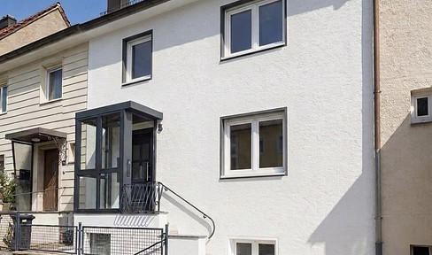 Von Privat: Modernisiertes Reihenmittelhaus in sehr guter Lage Kaufbeurens - mit Wärmepumpe!