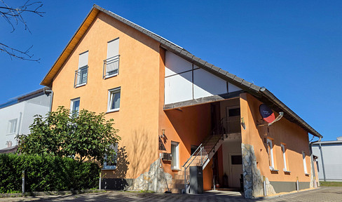 Smart investment in Langenargen: Residential and commercial building with the option for partial subletting.