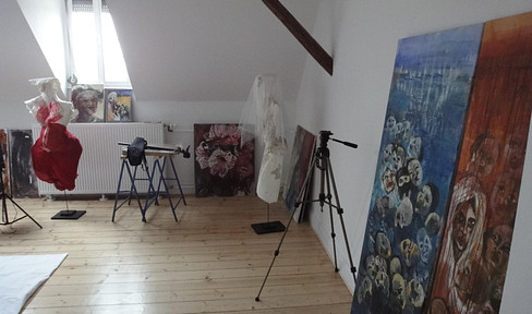 Atelierwohnung mit Einbauküche