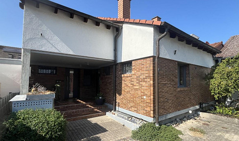 Stilvolles Einfamilienhaus mit Einliegerwohnung