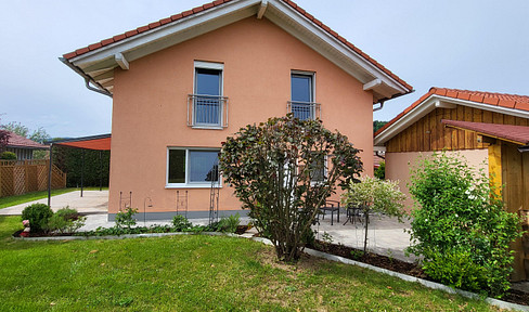 Sonnige Aussichten für die ganze Familie – modernes Einfamilienhaus mit Gartenflair