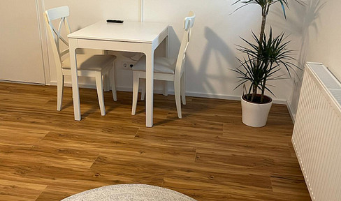 All-inclusive: Apartment with separate entrance in a two-family house.