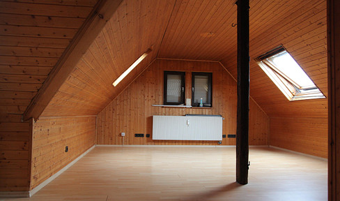 Gemütliche Ein-Zimmer-DG-Wohnung, Schwäbisch Gmünd-SÜD, ab 01. November 2026 zu vermieten