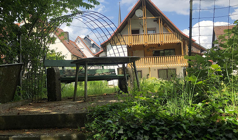 Einfamilienhaus mit Garten und eigenem Bachzugang !!