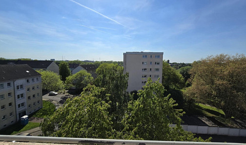 Beautiful 2-room apartment with balcony, located in a quiet and central area.
