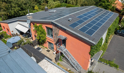 Unique in the area: 278 square meters of designer loft space plus a 100 square meter office on the upper floor, approved for residential use.