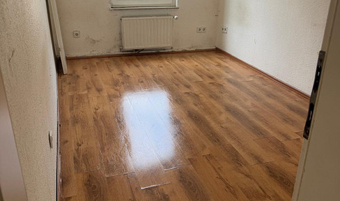 Geräumige 3-Zimmer-Wohnung mit Klimaanlage zum Selbstrenovieren in Wuppertal-Barmen zu vermieten