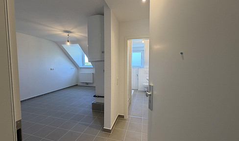 First occupancy after complete renovation – High-quality 2-room apartment in a historic building, located in the Weststadt district of Karlsruhe.