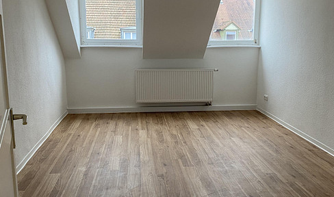 Beautiful 3-room penthouse apartment in the Oststadt district of Karlsruhe.