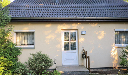 Schönes Haus im Grünen mit Garten & Garage in Berlin Kaulsdorf