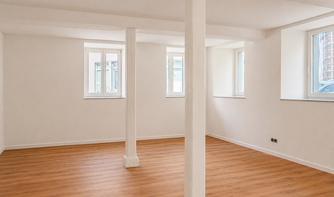 Redefining living space: 92 square meters of renovated living pleasure, perfect for families or as an investment property.