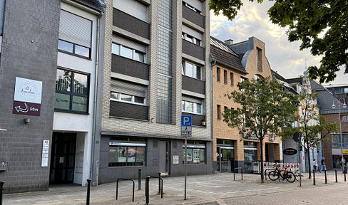 Gut geschnittene 2-Zimmer-Wohnung mit Balkon & Einbauküche in zentraler Lage von Pulheim