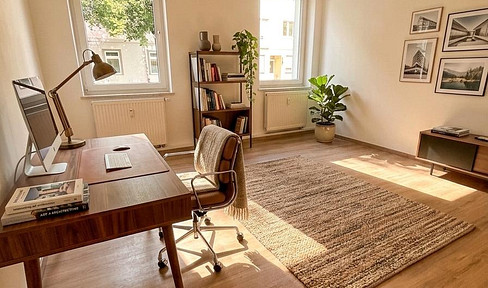 1 month rent-free. 4 bright rooms | 87.9 m² | Open-plan living room and kitchen with fitted kitchen + guest toilet.