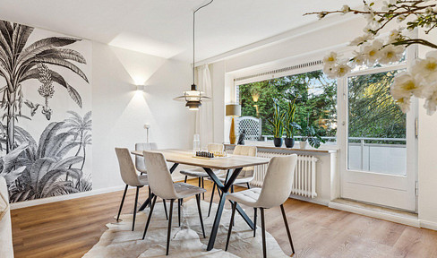 Von Privat: Erstbezug nach Sanierung – stilvolle 3-Zi.-Wohnung mit 2 Balkonen