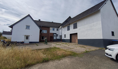 Großer Hof mit 2 Einheiten + XXL Innenhof+ Garage| 40 min bis Köln