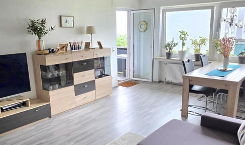 Großzügige Eigentumswohnung mit ausgebautem Dachboden in ruhiger Sackgassenlage