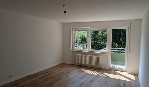 Hochwertig kernsanierte 3-Zimmer-Wohnung mit Balkon & Garage