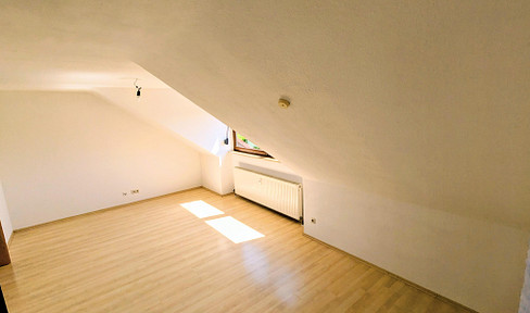 Bright 3-room apartment with a west-facing balcony and an underground parking space.