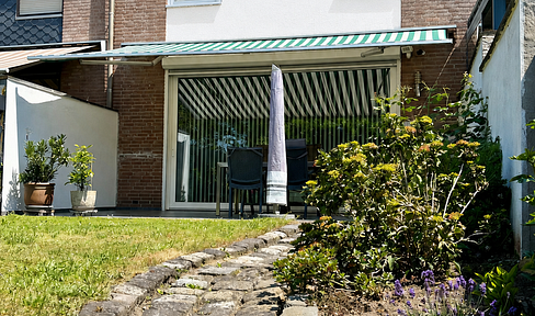Top renoviertes Reihenmittelhaus mit Garten in Erftstadt - sofort einziehen und wohlfühlen!