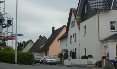 Accessible 2.5-room apartment with fitted kitchen in Hirschhausen.