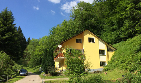 Live close to Freiburg in the beautiful Dreisamtal valley, surrounded by nature.