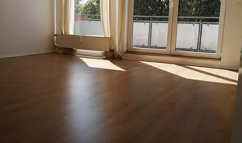 Kaiserstraßenviertel: große Wohnung mit großem Balkon