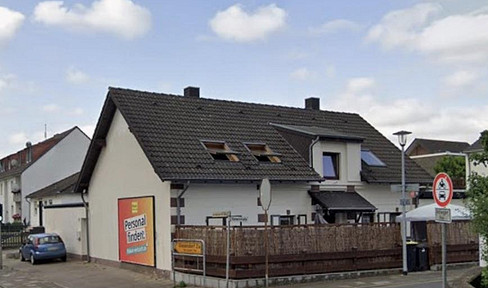 Currently undergoing renovation: A house. Two options available. Approximately 210 m² of living space, with a barrier-free ground floor.
