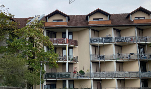 Bright, one-bedroom attic apartment with a large rooftop terrace, located near the UKGM (University Hospital).