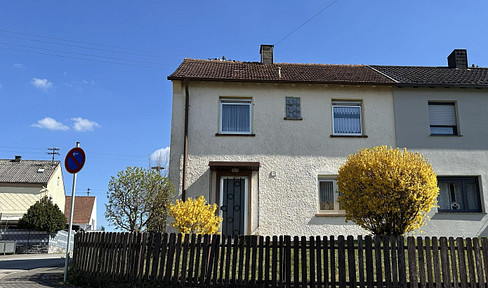 Bright and family-friendly semi-detached house.