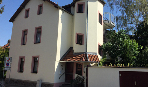 A detached, two-family house located near the vineyards, completely renovated, with versatile usage options.