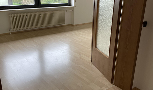 Helle 4 Zimmer-Wohnung mit Balkon in Mainburg