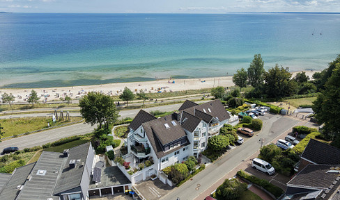 Unobstructed sea views – Exclusive 4.5-room apartment in the first row of Scharbeutz.