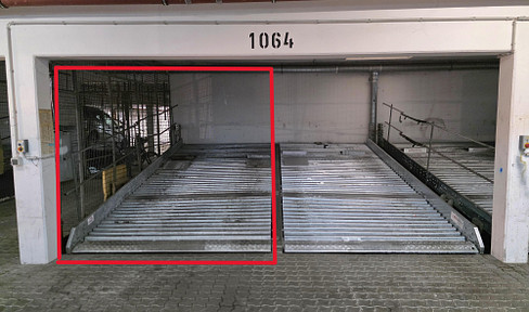 Secure parking space in the Südstadt district of Fürth – upper duplex parking space with video surveillance.