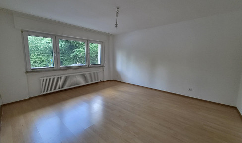 Attractive 2-room apartment with fitted kitchen, available immediately!