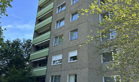 Gemütliche Wohnung (3 ZKBB) im Stadtteil Ko-Karthause inkl. Einbauküche, Balkon und Tiefgarage
