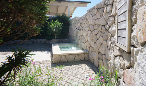 Exclusive detached house with stunning views of nature and mountains.